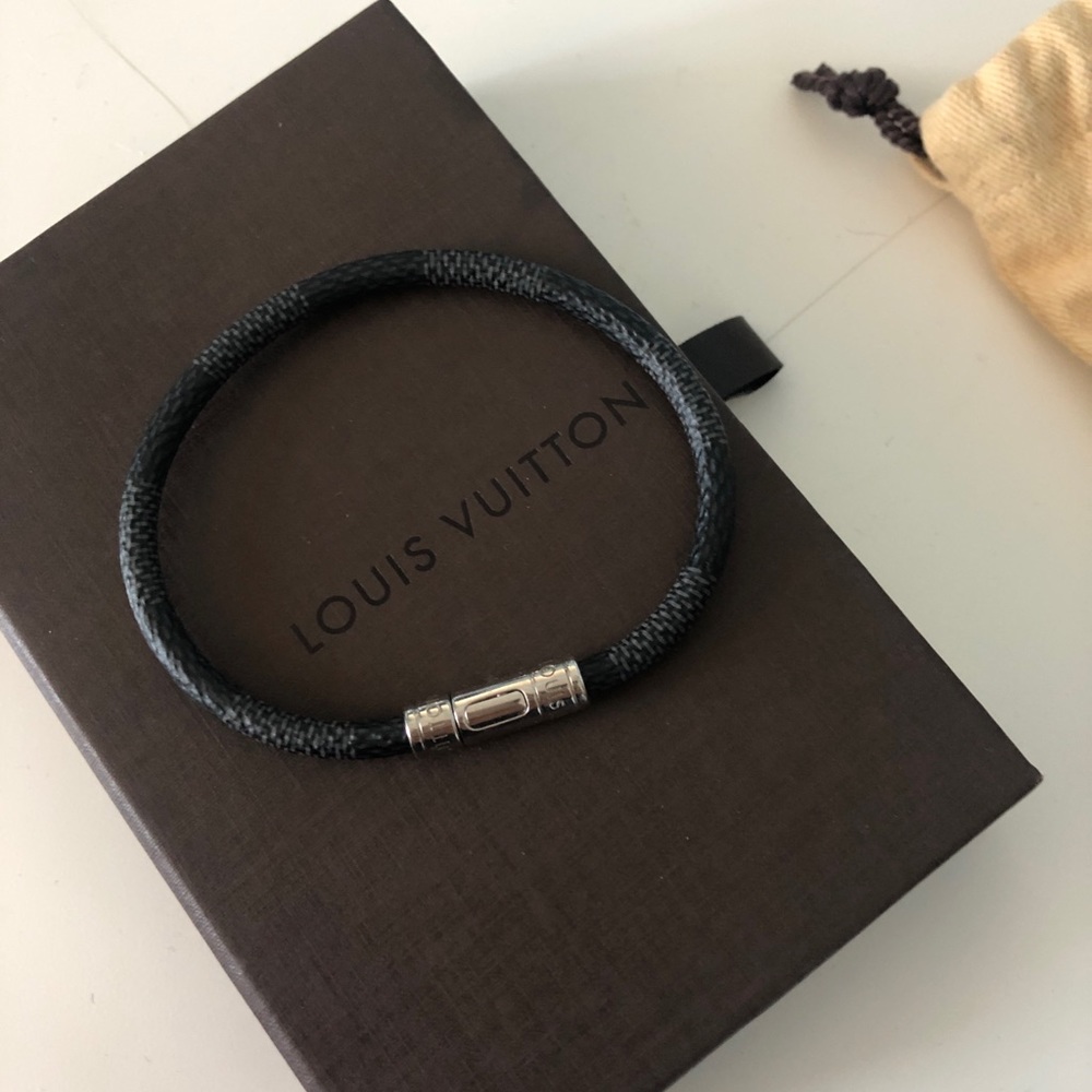 Louis Vuitton Men’s Keep It Bracelet in graphite